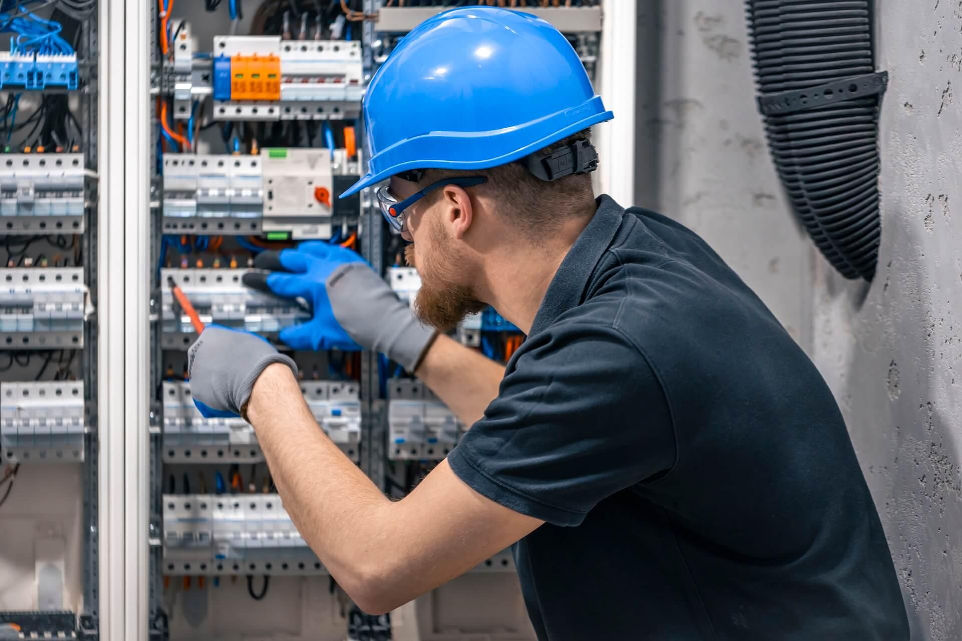 Требуются электромонтажники г. Ливны